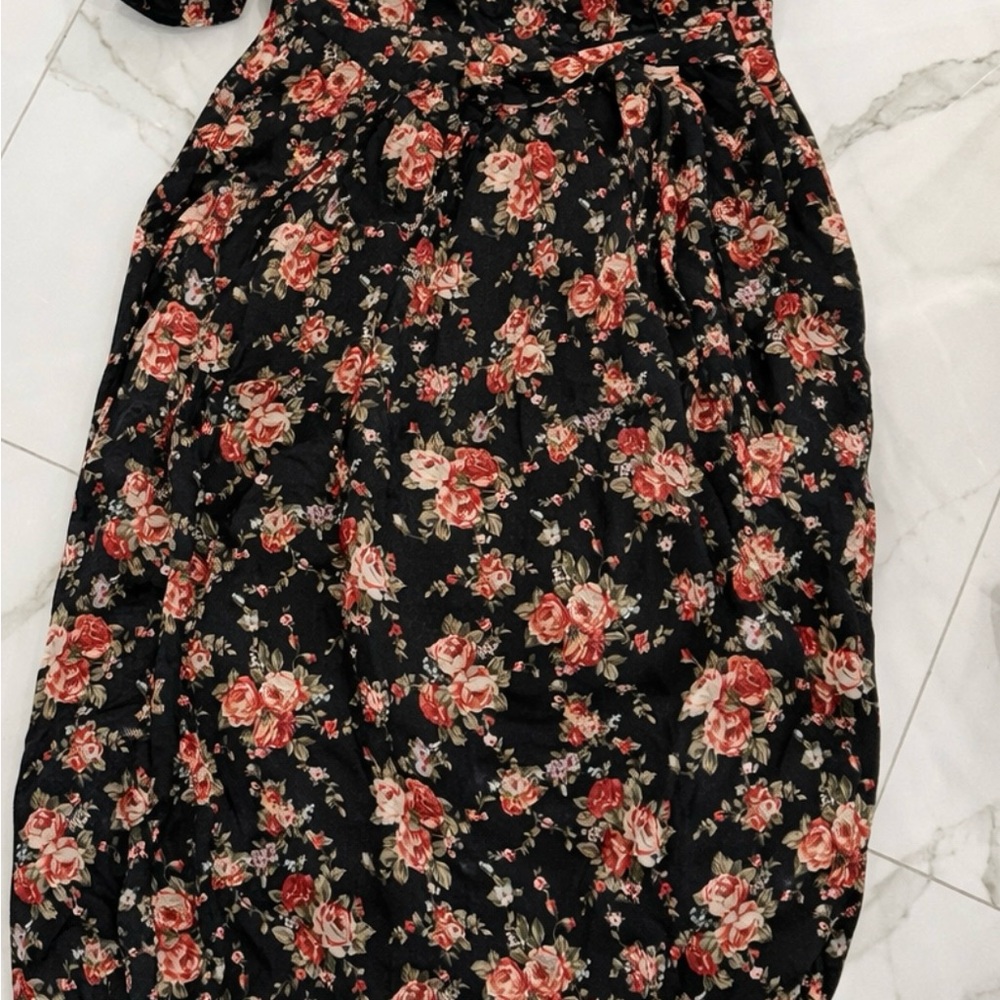 Elegant Black Floral Open-Back Maxi Dress Structured Fabric
